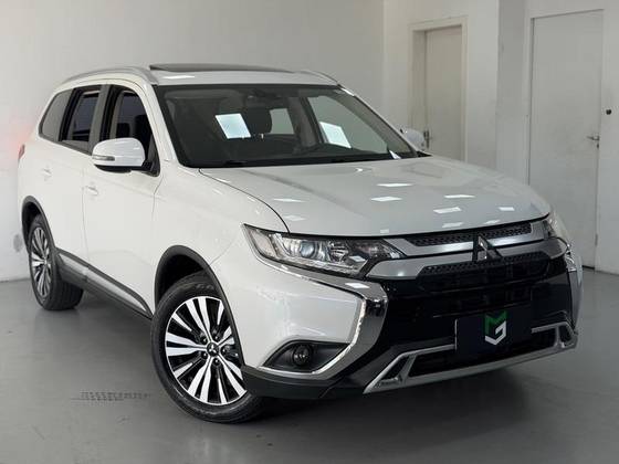 MITSUBISHI OUTLANDER 2.0 MIVEC GASOLINA HPE AUTOMÁTICO